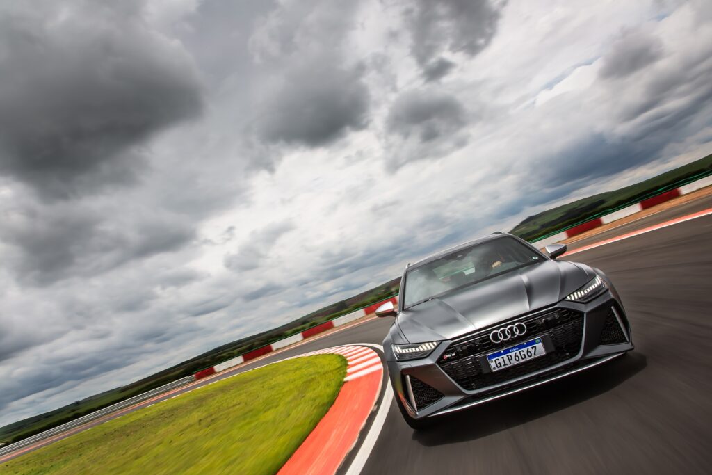 Audi abre inscrições para Driving Experience com linha de esportivos