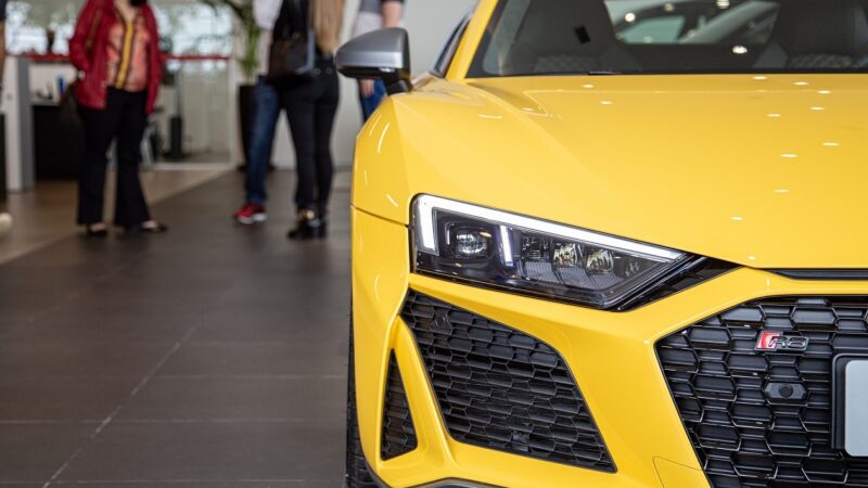 Audi do Brasil entrega primeiras unidades do icônico R8