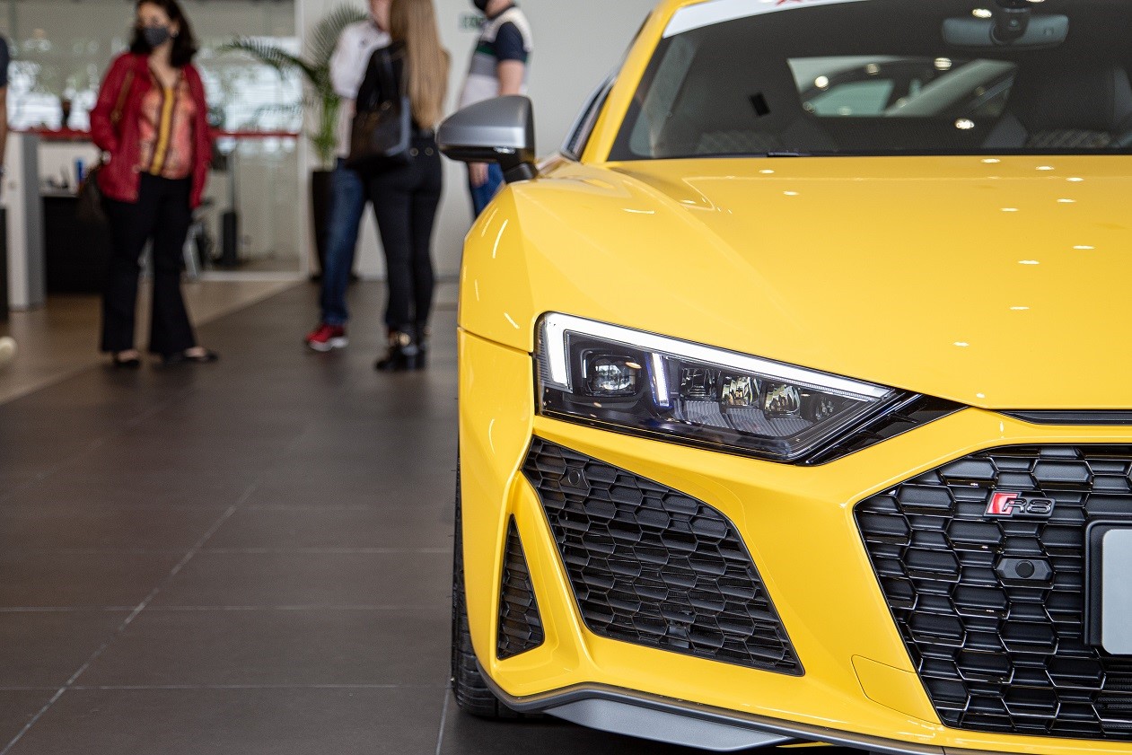 Audi do Brasil entrega primeiras unidades do icônico R8