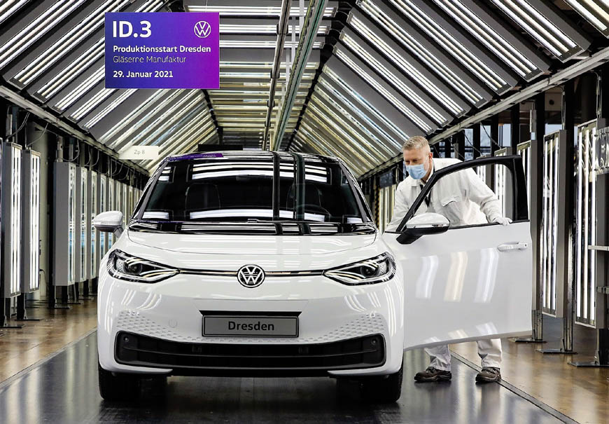 VW inicia produção do ID.3 na Fábrica Transparente, em Dresden