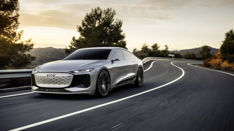 Audi apresenta o novo carro conceito A6 e-tron no Salão do Automóvel de Xangai 2021