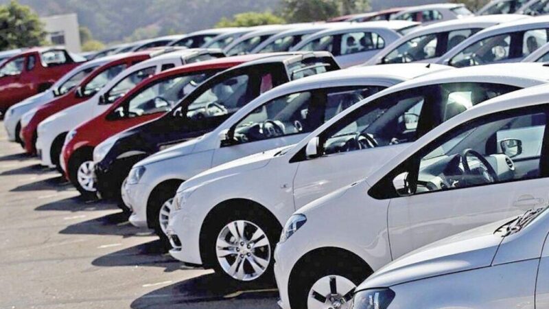 Autos e comerciais leves usados atingem venda recorde em julho