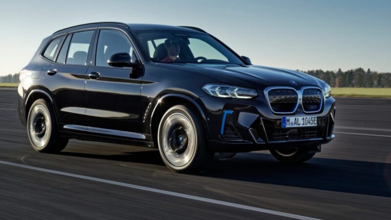 Novo BMW iX3 tem estilo mais esportivo e chega a 460 km de autonomia