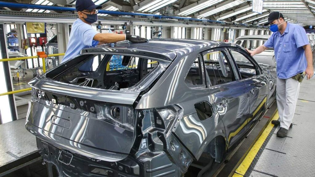 Brasil aumenta perdas de produção por falta de chips para 279 mil veículos