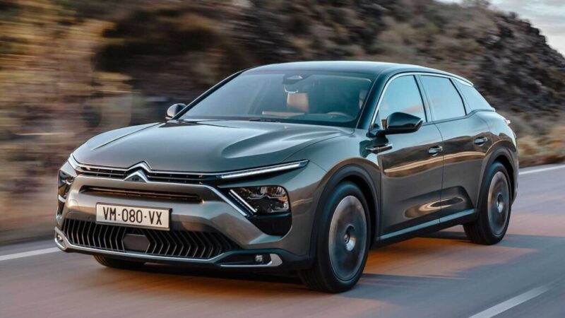 Citroën lança C5 X, mistura de sedã, perua e SUV