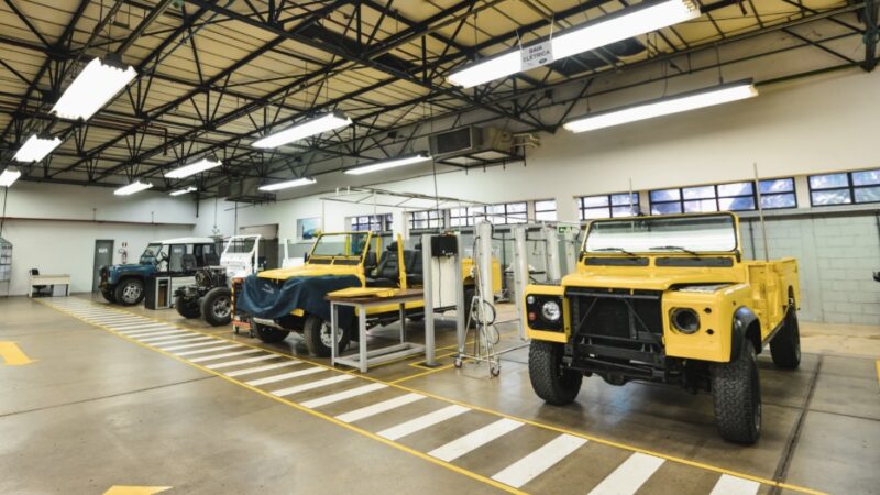 Jaguar Land Rover inaugura clínica de restauração para veículos clássicos