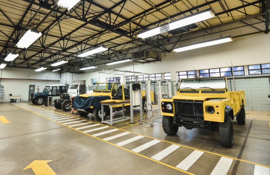 Jaguar Land Rover inaugura clínica de restauração para veículos clássicos