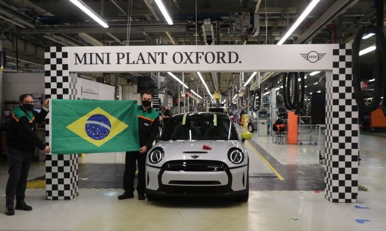 Fábrica da MINI em Oxford inicia produção da versão elétrica para o Brasil