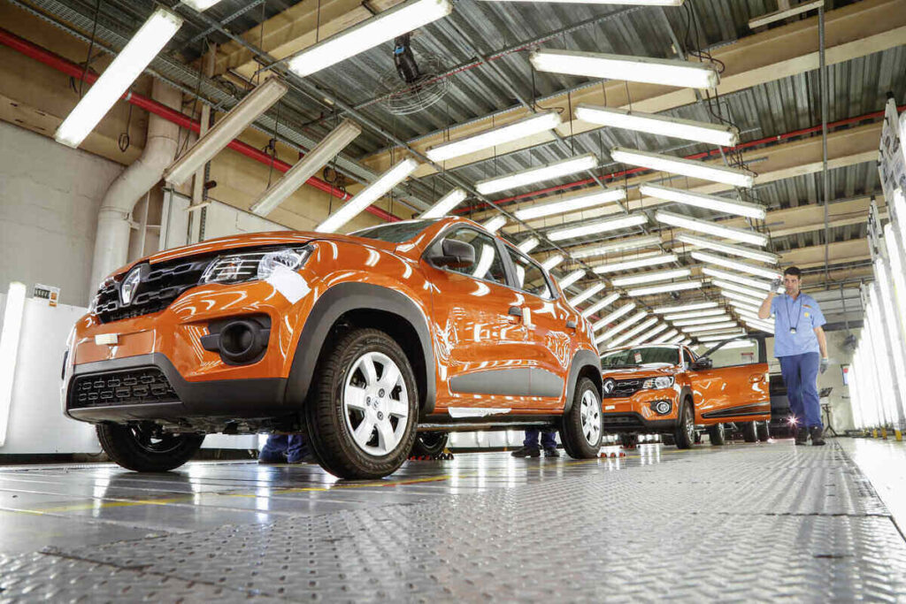 Renault paralisa produção no Brasil por falta de semicondutores
