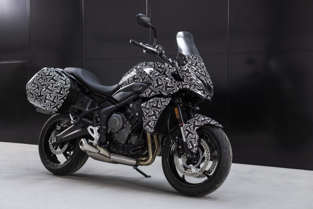 Triumph anuncia desenvolvimento da nova motocicleta Tiger Sport 660