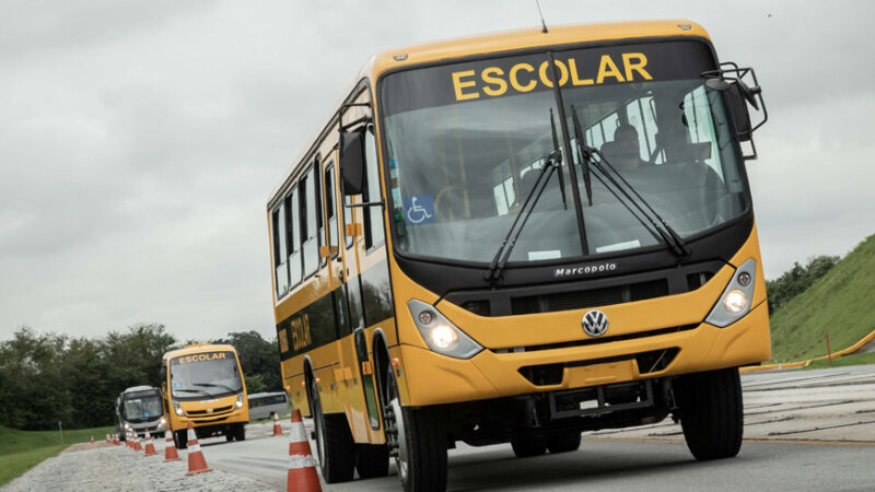 VWCO finaliza entrega de 700 ônibus para transporte escolar