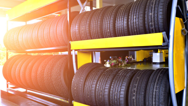 Venda de pneus cresce 10% em março e 5,4% no trimestre