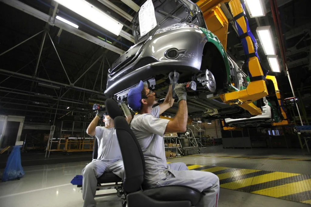 Indústria automobilística pode parar no Brasil por falta de peças