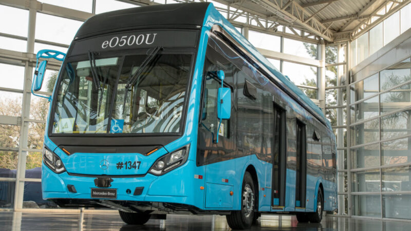 Mercedes vai entregar mil ônibus elétricos para prefeitura de São Paulo