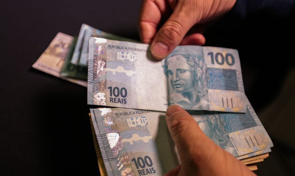 Salário mínimo passará para R$ 1.412 em 2024