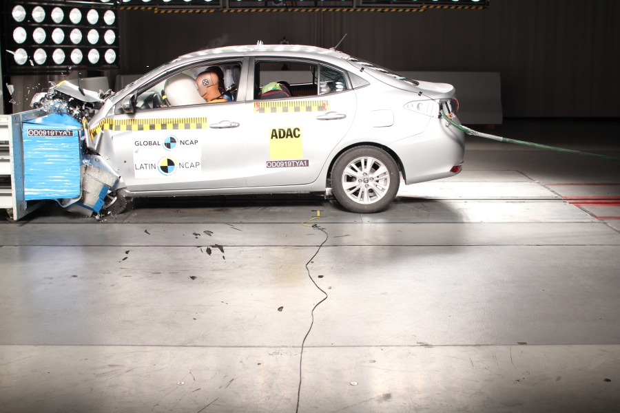 Latin NCAP dá zero estrela para o Suzuki Baleno e uma estrela para o Toyota Yaris