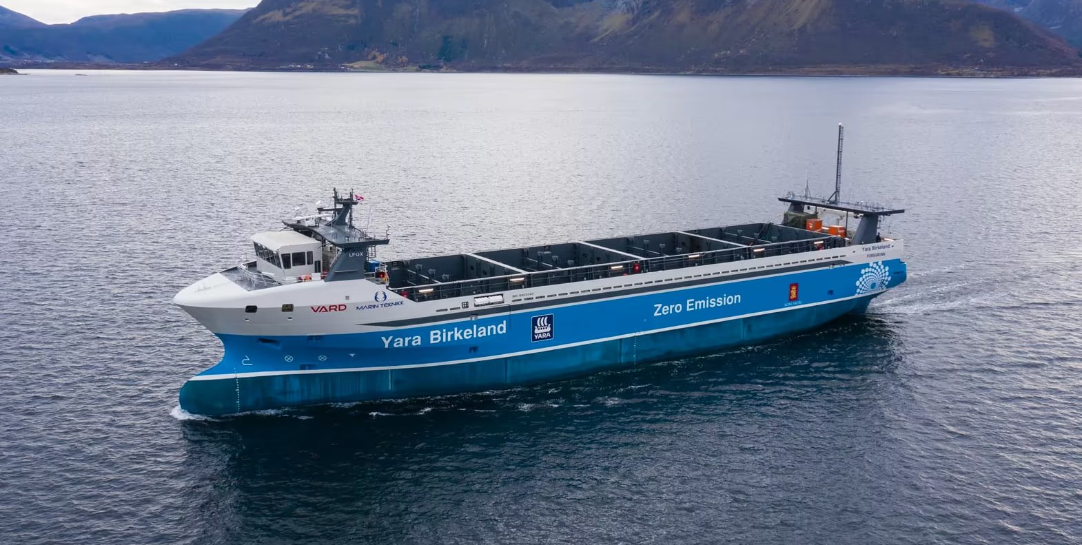 Noruega inaugura primeiro navio de carga elétrico e autônomo