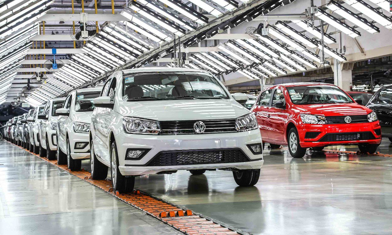 Volkswagen tem quase 3 mil carros inacabados à espera de peças