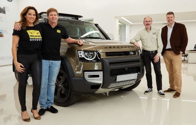 Land Rover entrega “Esperança”, primeiro Defender da edição limitada Onçafari