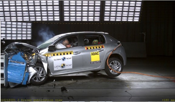 Peugeot 208 ganha duas estrelas e Hyundai Tucson obtém zero estrela em teste de segurança