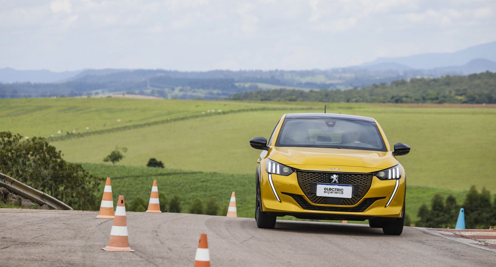 Peugeot participa de primeiro evento em pista no Brasil para veículos 100% elétricos