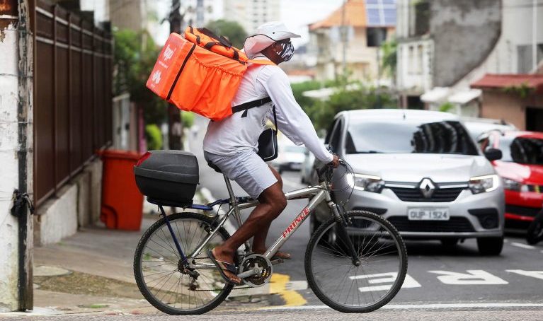 Comissão aprova regulamentação do transporte de bens e serviços por bicicletas e triciclos