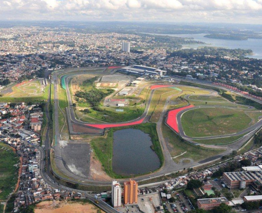 Anfavea adia São Paulo Motor Experience; produção de veículos cresce em abril