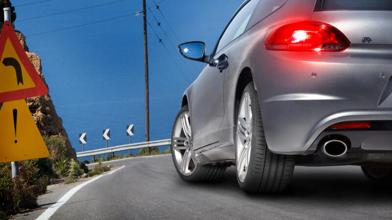 Montagem inadequada dos pneus pode causar vibrações ao volante