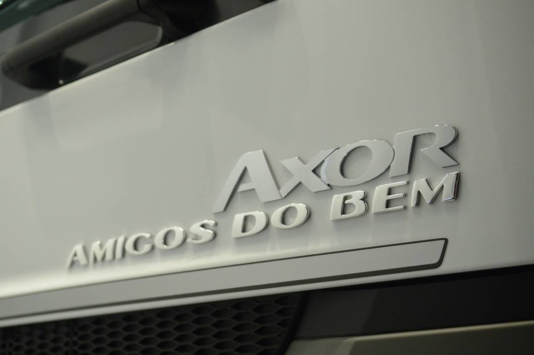Mercedes-Benz anuncia Amigos do Bem como novo parceiro do projeto #UnindoForças