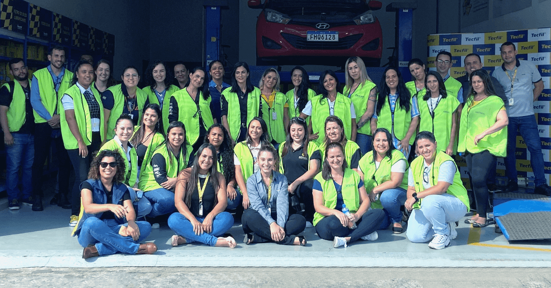Tecfil celebra o mês das mulheres com ação especial para profissionais de oficinas mecânicas