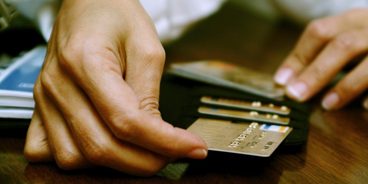 Cartão de loja vira crédito para consumidor endividado