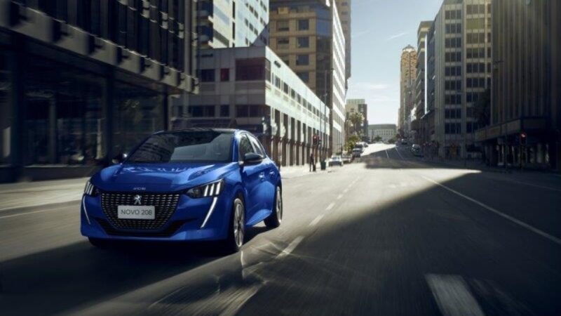 Peugeot registra alta de 122% em vendas e celebra sucesso do 208