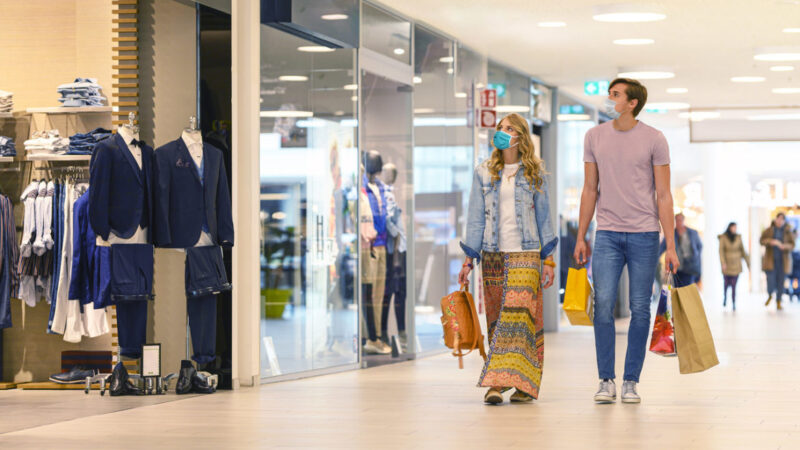 Circulação de consumidores nas lojas registra novas altas