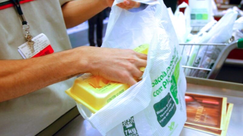 Proibição de sacolas bioplásticas seria retrocesso para desenvolvimento sustentável