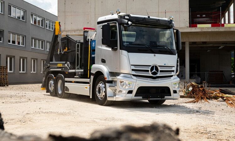 ZF e Mercedes-Benz Trucks equipam caminhões elétricos com tomada de força eWorX