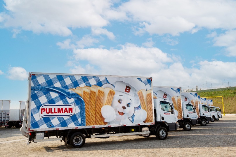 Ouro Verde entrega mais de 50 caminhões para Bimbo Brasil