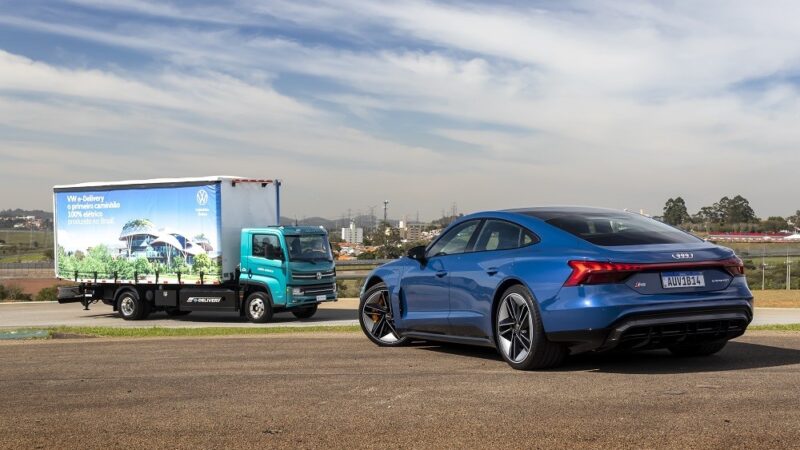 Audi e Volkswagen Caminhões realizam primeira entrega sustentável de veículos