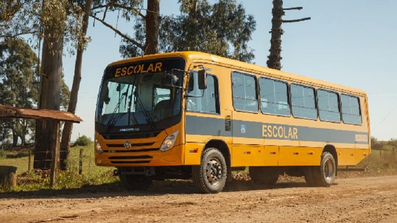 VWCO fornece 2,3 mil ônibus para o Caminho da Escola