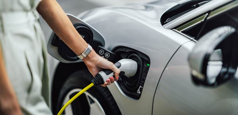 Jaguar Land Rover e Vibra anunciam parceria para acelerar eletrificação