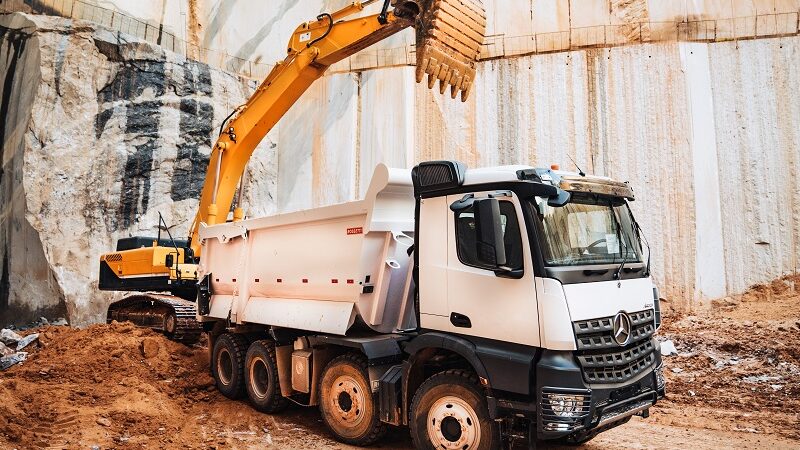 A estratégia da Mercedes por trás do segmento de caminhões para mineradoras