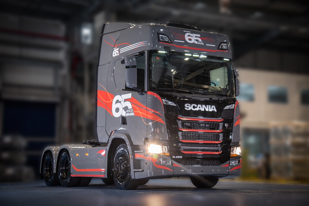 Edição Scania de 65 anos tem apenas 50 modelos disponíveis
