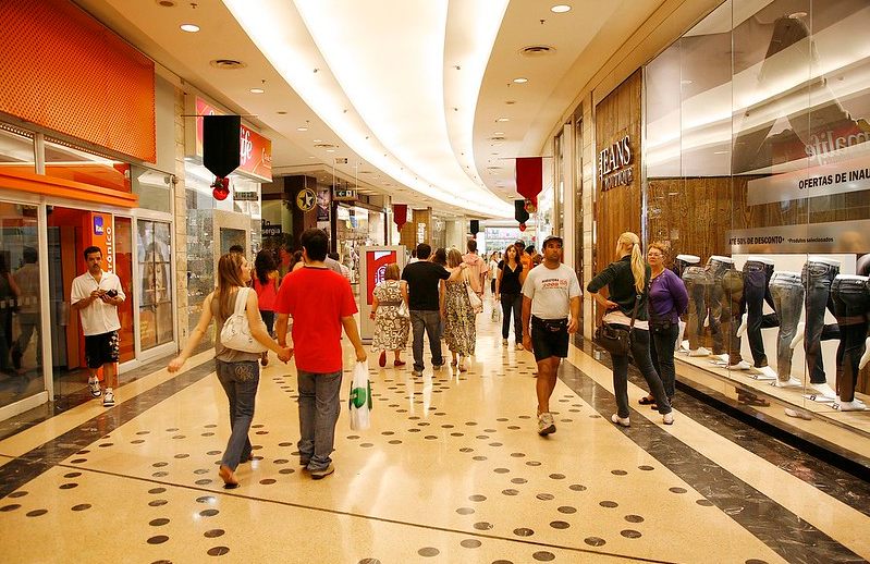 Custo de ocupação sobe nos shoppings e lojistas vivem dilema