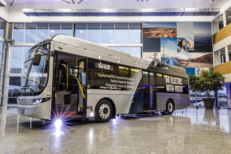 Ônibus elétrico da Volvo é meio brasileiro e chega em 2023
