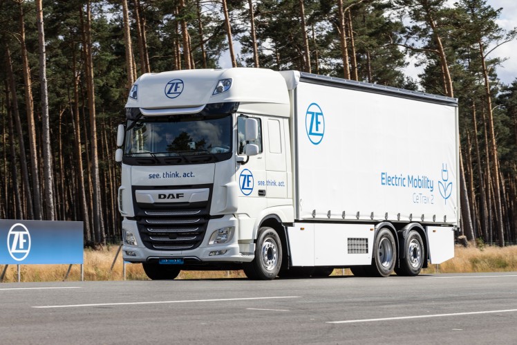 ZF apresenta soluções de eletromobilidade para veículos comerciais