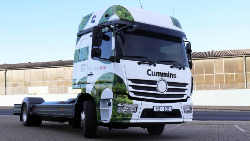 Cummins revela caminhão conceito H2-ICE zero carbono alimentado por motor a hidrogênio