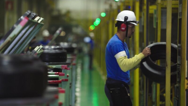 Dunlop soma 1 milhão de pneus para veículos pesados feitos no Brasil
