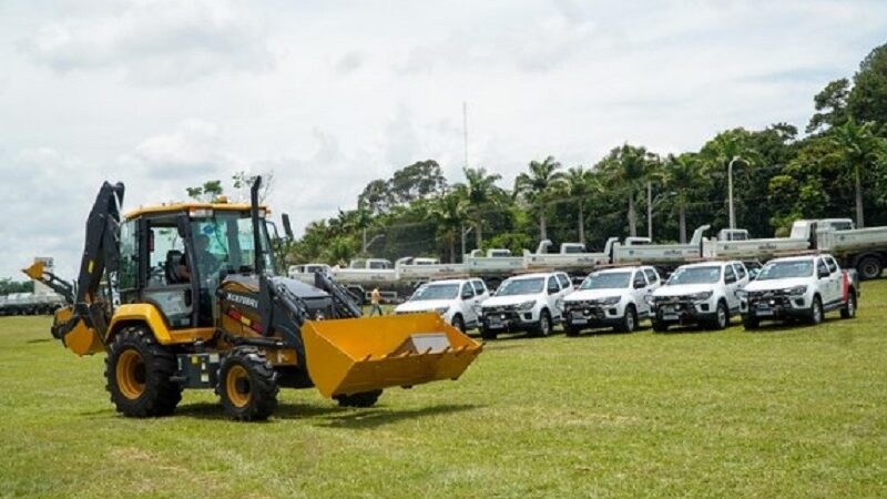 Estado de SP entrega veículos e maquinários para 80 municípios