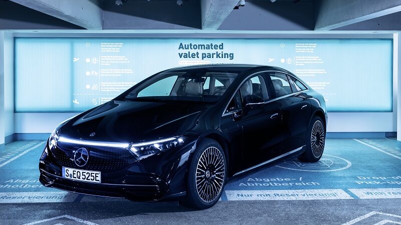 Mercedes-Benz e Bosch aprovam sistema de estacionamento autônomo