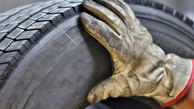 Pneus Dunlop para veículos pesados garantem segurança e economia