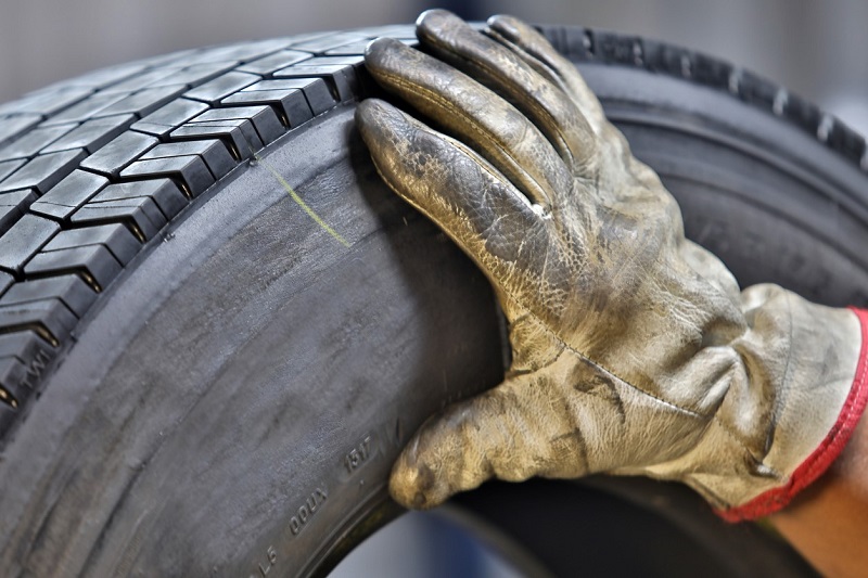 Pneus Dunlop para veículos pesados garantem segurança e economia